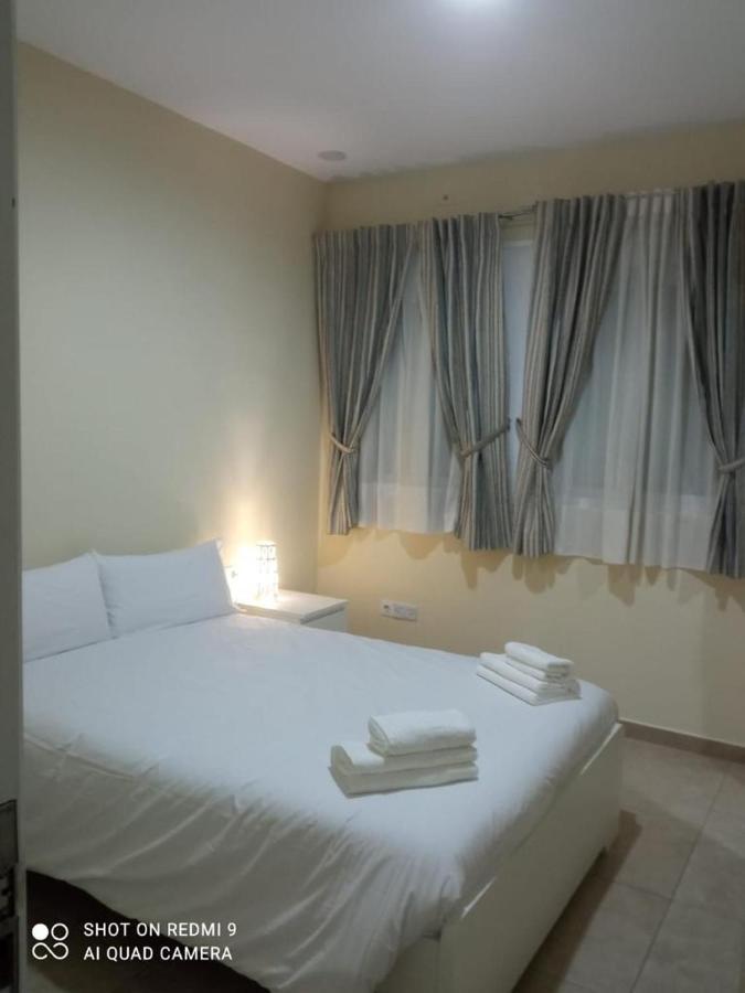 Invecar Holding Apartment Sevilla Exterior foto